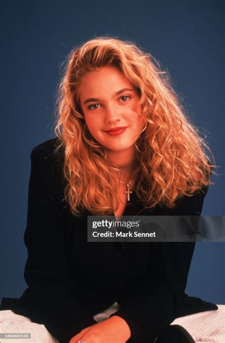 Drew Barrymore poses for a portrait in 1980 in Los Angeles. | Source: Getty Images