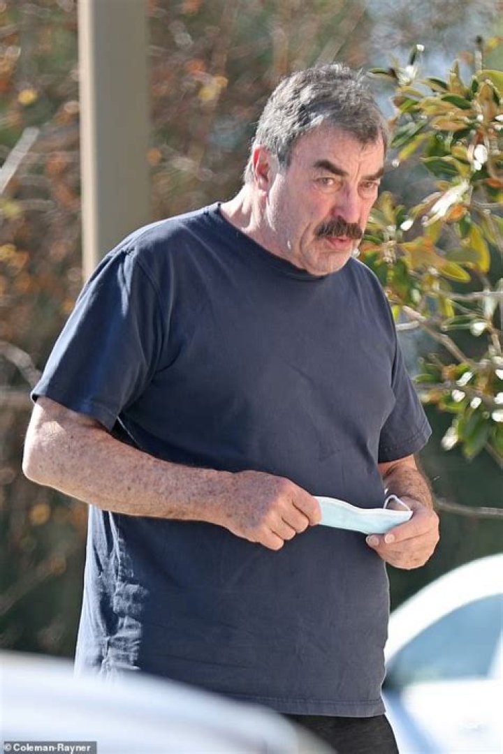 During The Pand3mic, Tom Selleck is Seen Running Errands For The First Time Curious World