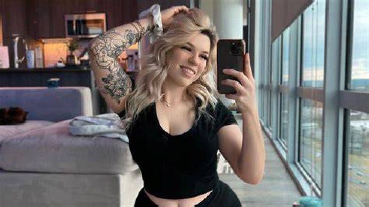 Eevie Aspen leak Photos, videos of OnlyFans star go viral