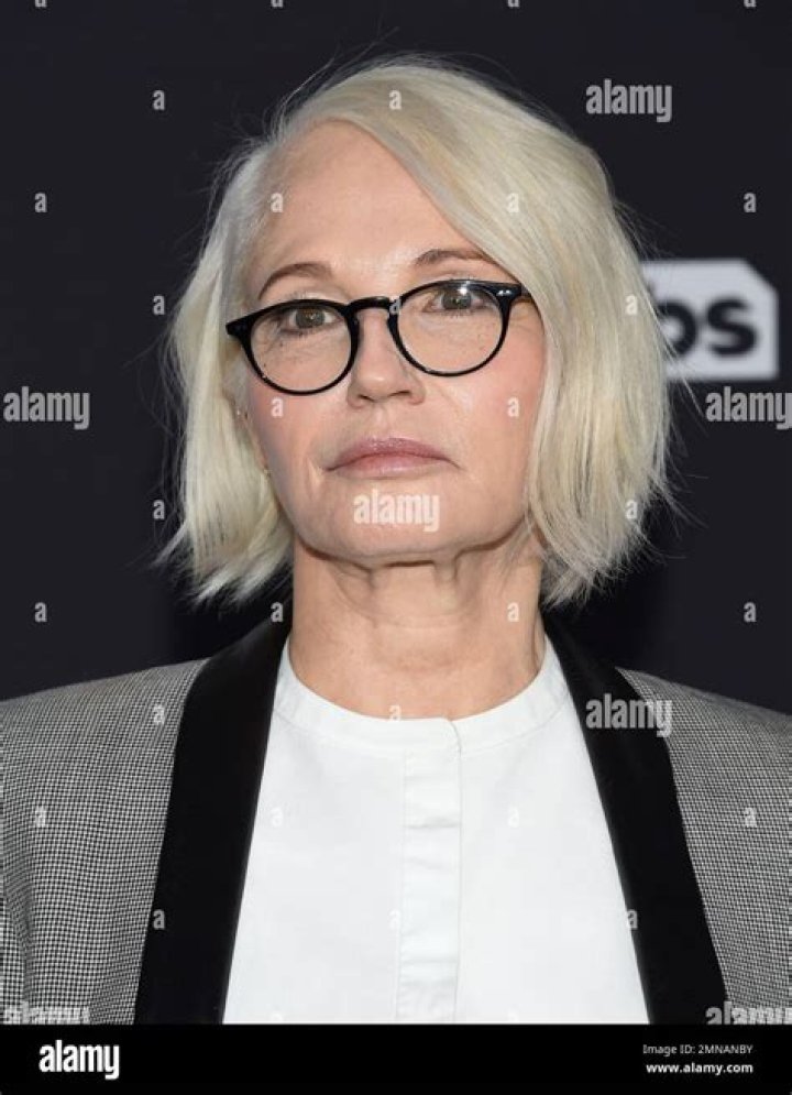 Ellen Barkin attends the 2018 Turner Upfront at One Penn Plaza on May 16, 2018 | Photo: Getty Images