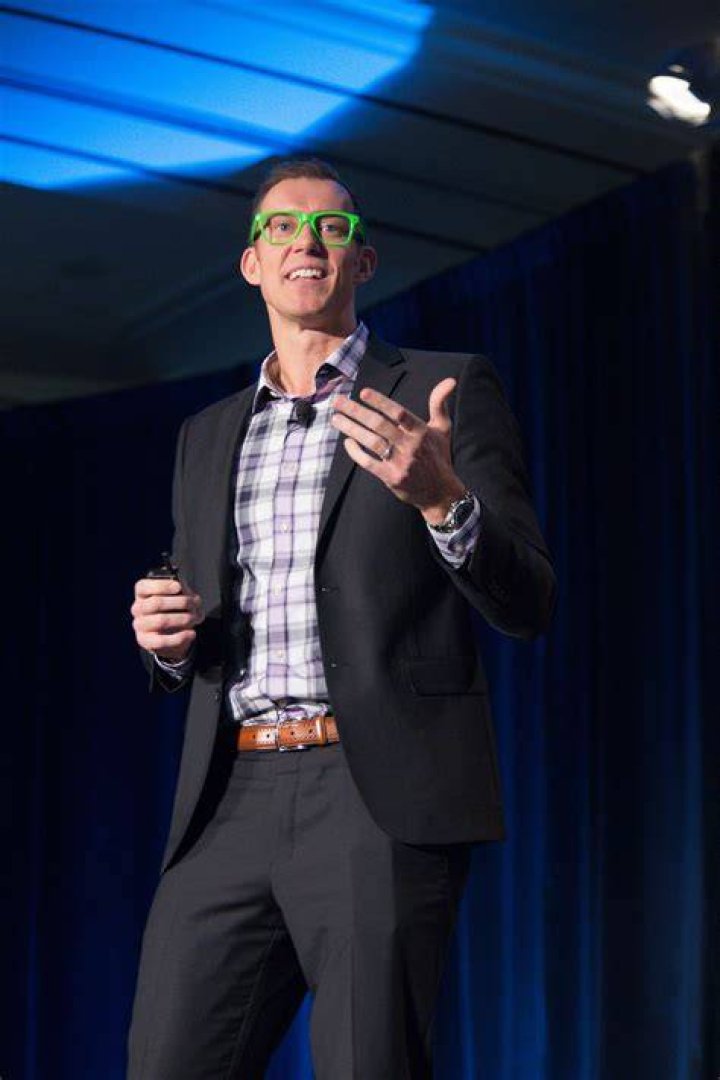 Erik Qualman KeynoteSpeaker MotivationalSpeaker Inspiration Inspirational Success Tips 