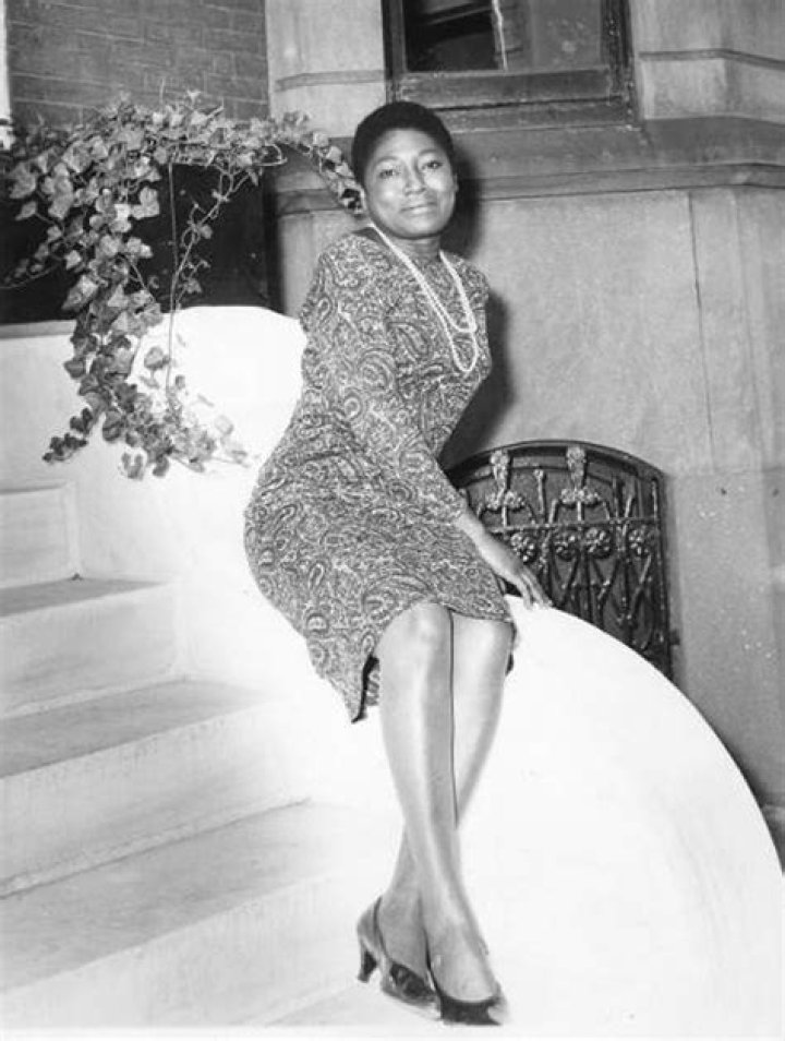 Esther Rolle and some members of the cast of "Good Times" | Source: Wikimedia Commons