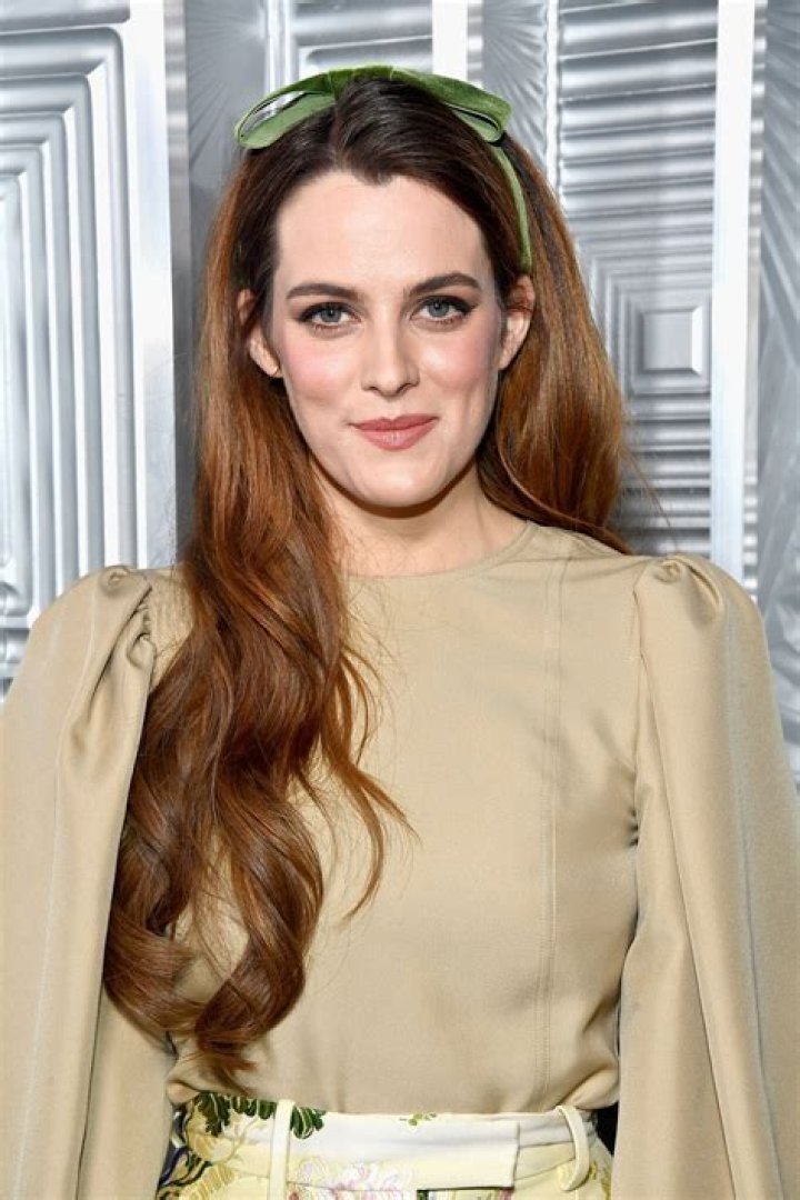 Fan comments on Riley Keough's post | Instagram: @rileykeough