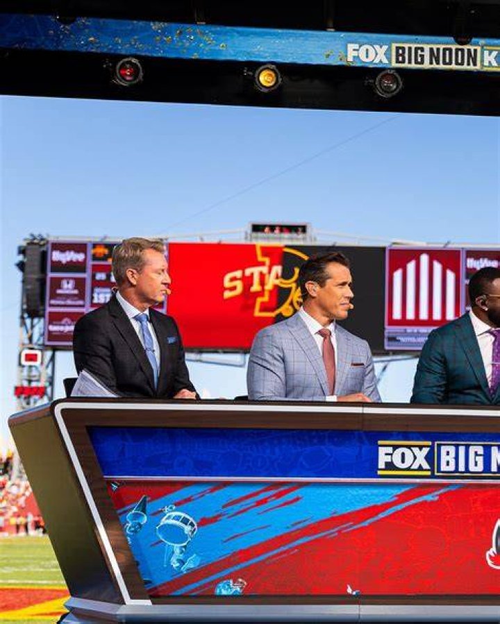 FOX BIG Noon StateFarm Halftime Show 2019 13 WIS 3 OHIO ST YouTube