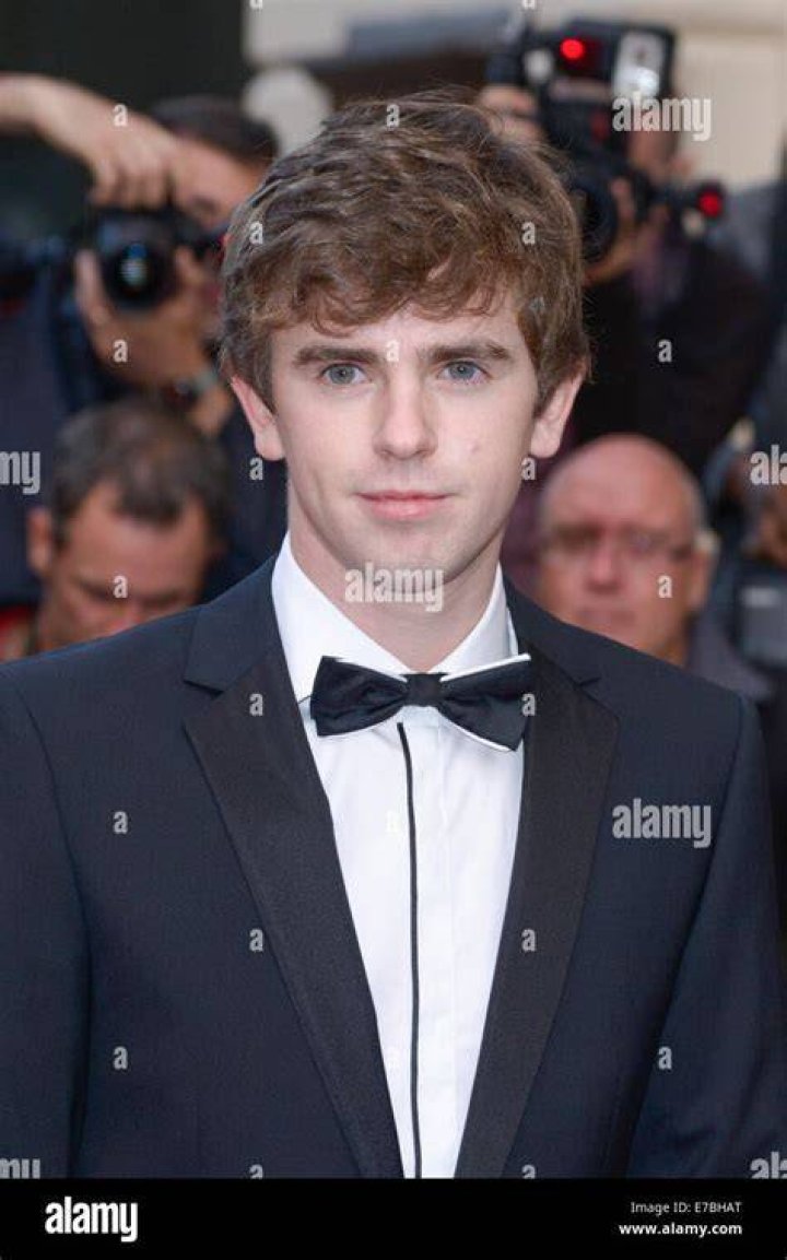 Freddie Highmore arrives to the 74th Annual Primetime Emmy Awards held at the Microsoft Theater on September 12, 2022 | Source: Getty Images