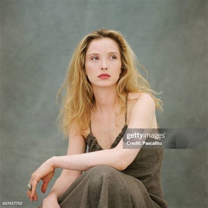 French actress Julie Delpy with her parents Albert Delpy and Marie Pillet promoting their film "Two Days In Paris," at the Edinburgh International Film Festival on August 25, 2007. | Source: Getty Images