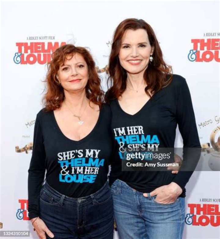 Geena Davis and Susan Sarandon at the 25th anniversary of their iconic film "Thelma & Louise" on Good Morning America on April 28, 2016 | Source: Getty Images