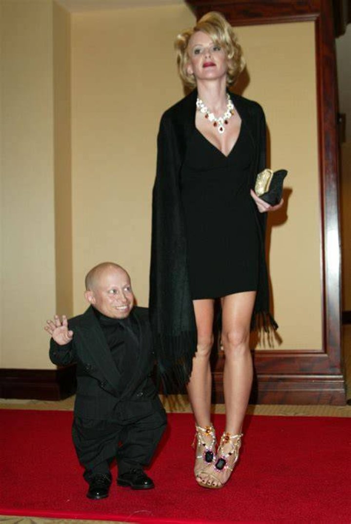 Genevieve Gallen and Verne Troyer at the "Tomorrow Is Now" product preview event on January 30, 2003 in West Hollywood, California. | Source: Getty Images