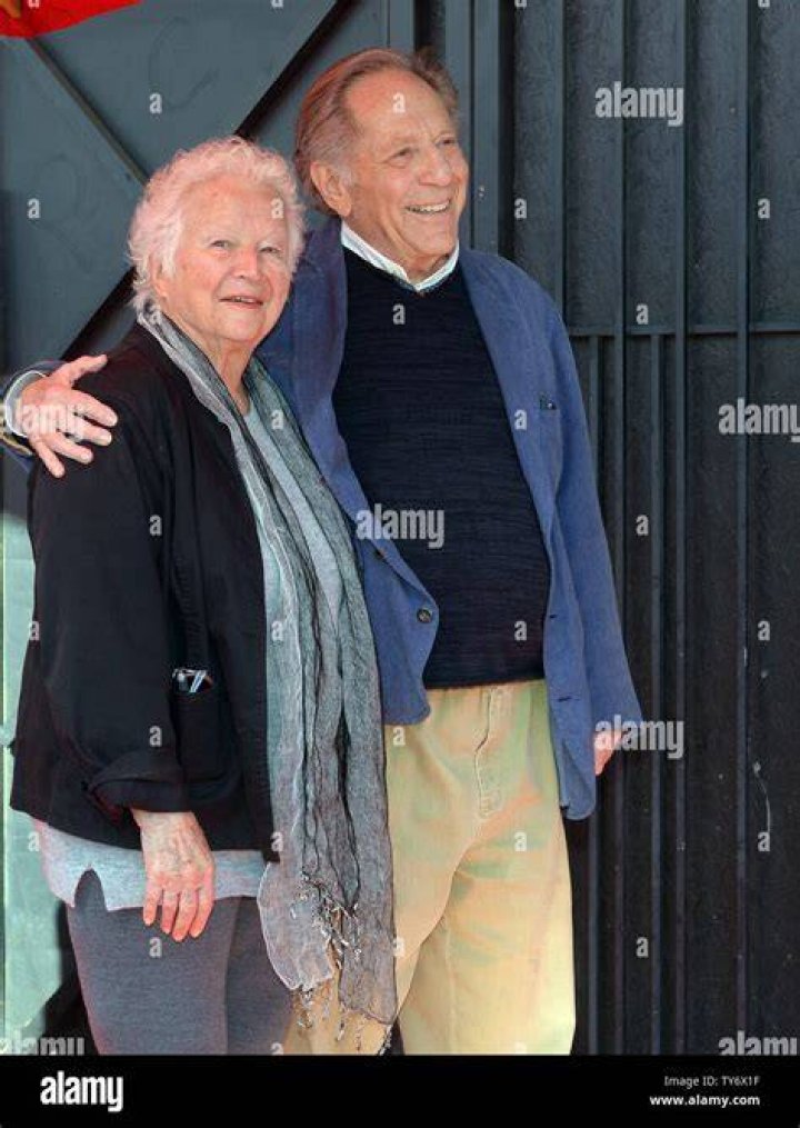 George Segal and Sonia Schultz Greenbaum at Avery Fisher Hall, Lincoln Center on April 22, 2013 | Photo: Getty Images