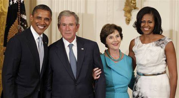 George W. Bush and Mrs. Laura Bush pose with daughters Jenna (R) and Barbara (L) prior to the wedding of Jenna and Henry Hager May 10, 2008 near Crawford, Texas | Photo: Getty Images