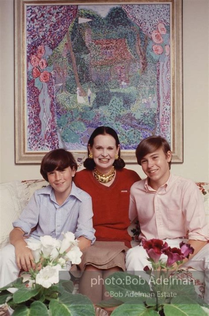 Gloria Vanderbilt with her sons Anderson Cooper and Carter Vanderbilt Cooper, New York, 1976 | Source: Getty Images