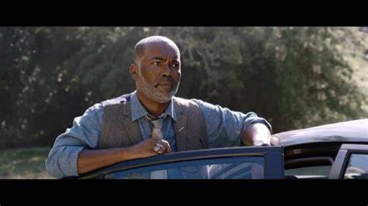 Gralen Bryant Banks is playing 'Mayor Thomas'
