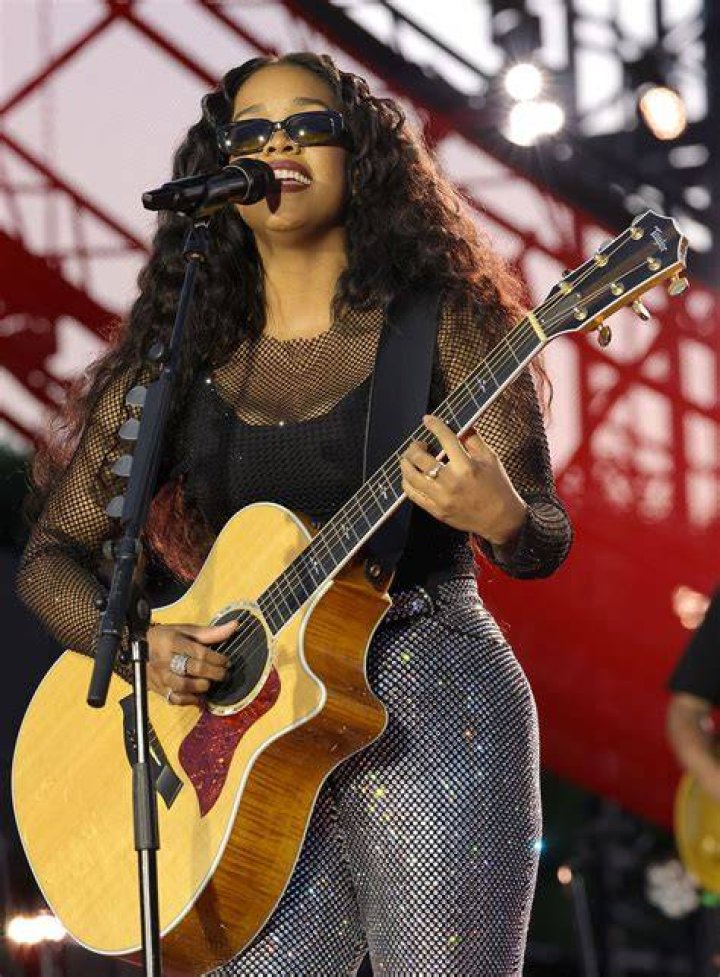 H.E.R. Is In Jamaica And Fans Think It's A Baecation With Skip Marley DancehallMag