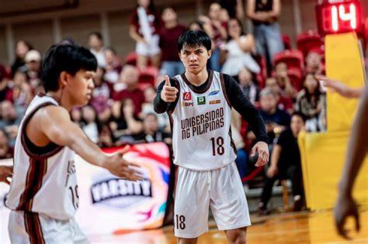 Harold Alarcon playing basketball