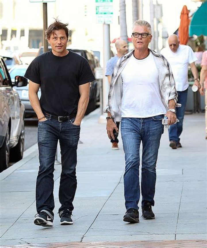 Harry Hamlin and Dimitri Hamlin posing for a photo at their home on August 1, 1993, California. | Source: Getty Images