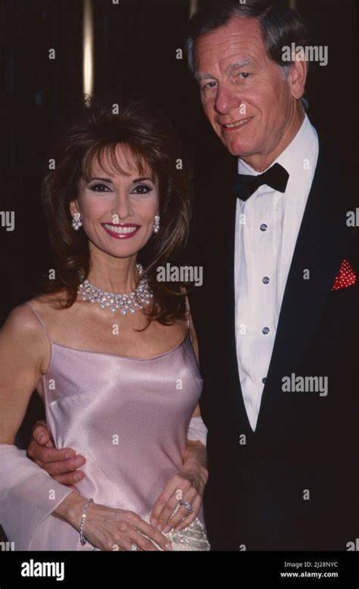 Helmut Huber and Susan Lucci at the American Heart Association's Go Red for Women Red Dress Collection 2020 at Hammerstein Ballroom on February 5, 2020 in New York City | Source: Getty Images