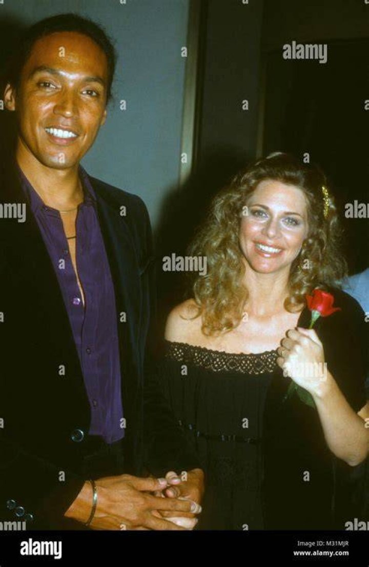Henry Kingi and Lindsay Wagner attend The Nashville Network Telecast Party on March 7, 1983 at Palimino | Source: Getty Images