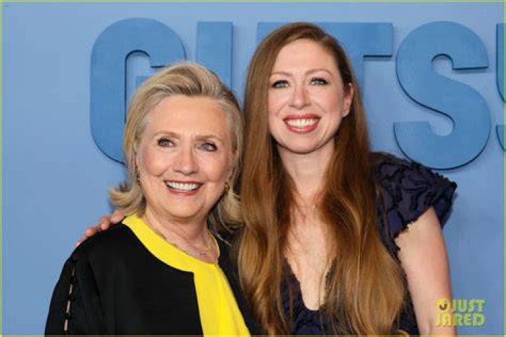 Hillary Clinton and Chelsea Clinton at Haverford Community Recreation and Environmental Center on October 4, 2016 in Haverford, Pennsylvania | Photo: Getty Images
