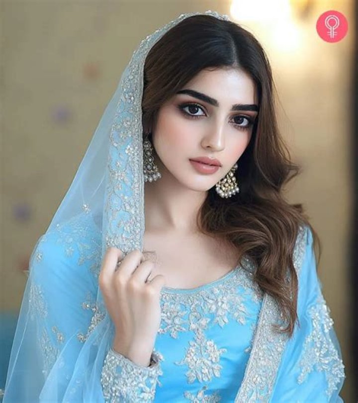 Hot Pakistani Women Why They're So Popular Nowadays?