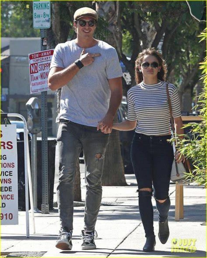 How Tall Is Joey King? Is She Dating a Director?