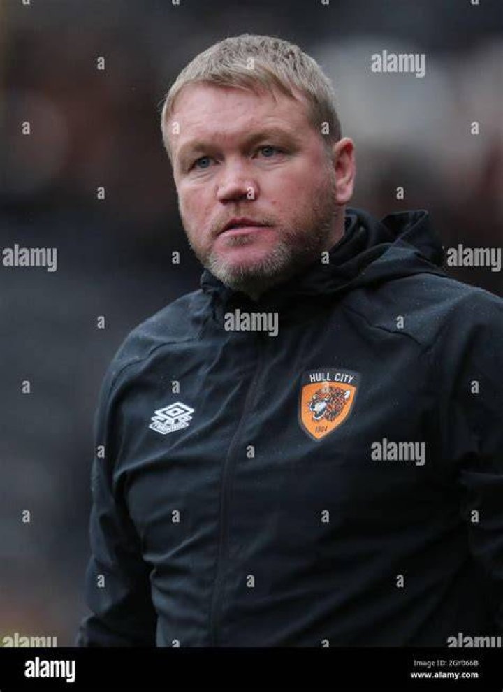 Hull City manager Grant McCann reacts on October 16, 2021