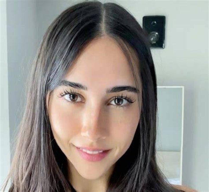 Izzy Green Bio, Age, Height, Wiki Models Biography