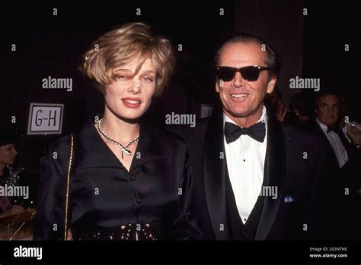 Jack Nicholson with Rebecca Broussard and their daughter Lorraine in Paris in July 1994, in France | Source: Getty Images