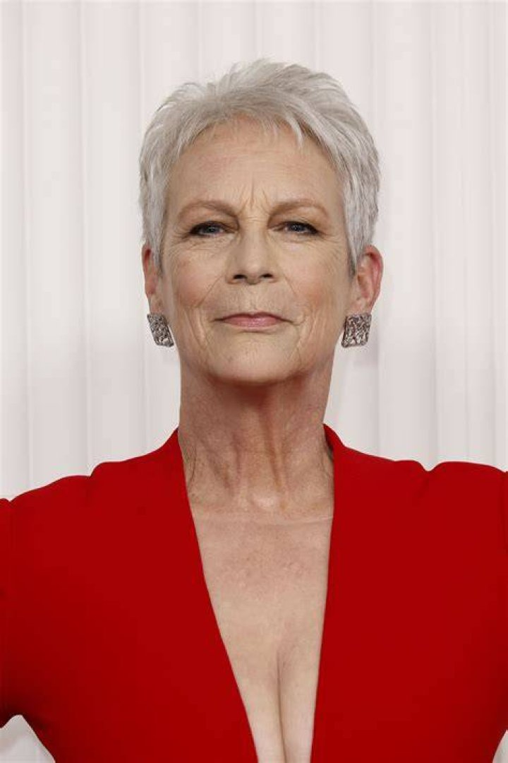 Jamie Lee Curtis posted a photo of herself in only a sports bra on Instagram