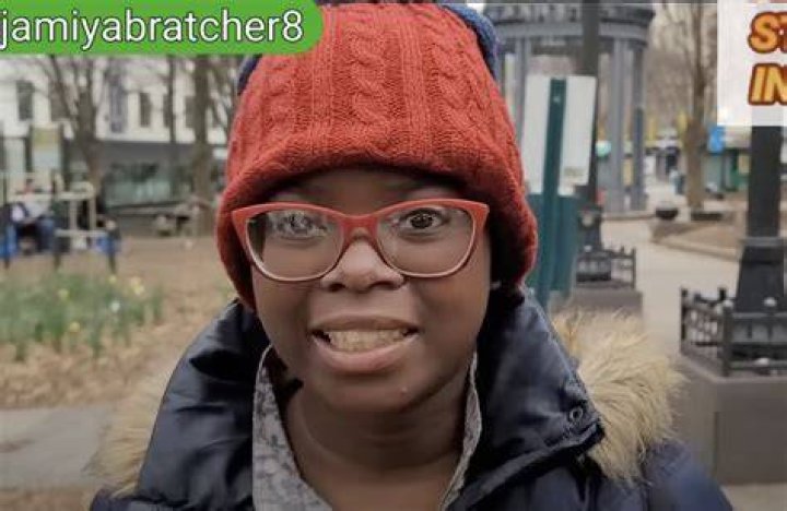 Jamiya Bratcher being interviewed about living on the streets on February 26, 2023, in Atlanta | Source: YouTube/ATLANTA STREET INTERVIEWS