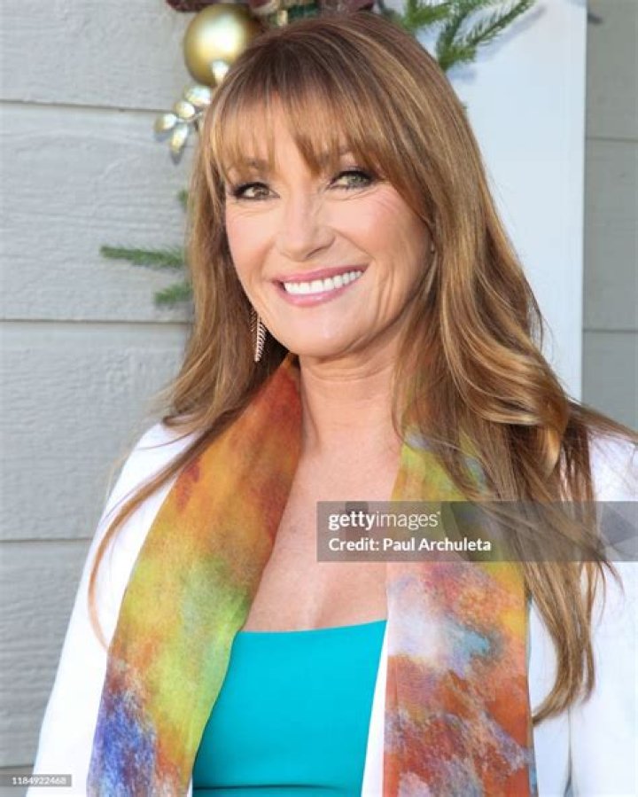 Jane Seymour visits Hallmark Channel's "Home & Family" at Universal Studios Hollywood on November 01, 2019 | Photo: Getty Images