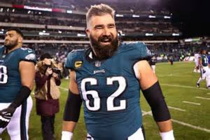 Jason Kelce #62 of the Philadelphia Eagles walks off the field after defeating the Washington Football Team at Lincoln Financial Field on December 21, 2021 in Philadelphia, Pennsylvania | Photo: Getty Images