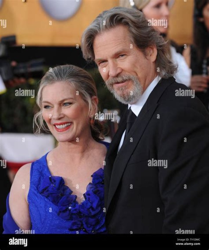 Jeff and Susan Bridges arrive at the World Premiere of "TRON Legacy" at the El Capitan Theatre in Hollywood, California on December 11, 2010. | Source: Getty Images