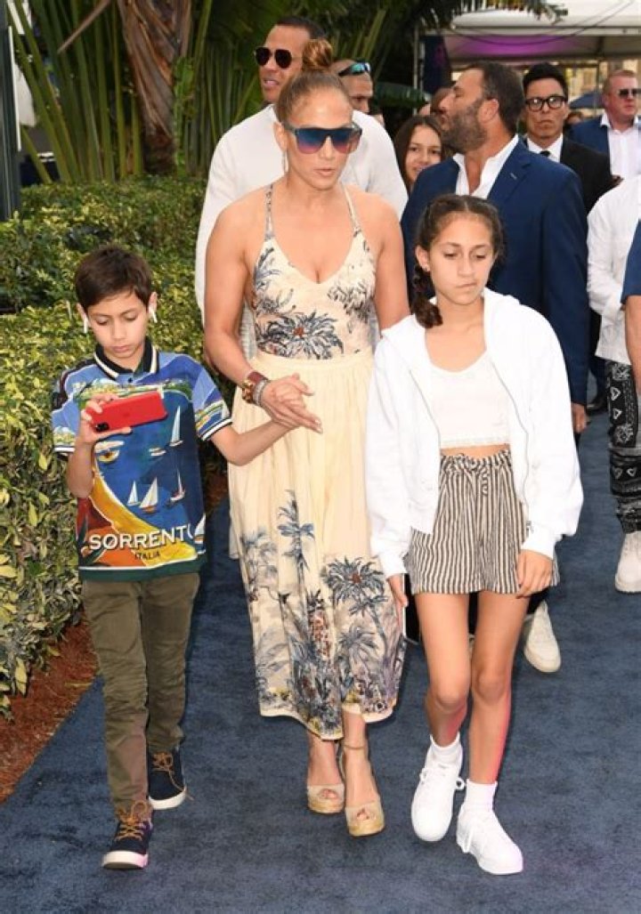 Jennifer Lopez and Emme Maribel Muniz are seen on May 13, 2023 in Los Angeles, California. | Source: Getty Images