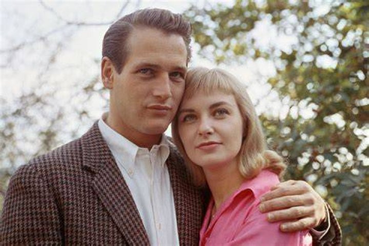 Joanne Woodward and Paul Newman at a reception for a special screening of "The Woodsman" on January 10, 2004 in New York City | Photo: Getty Images