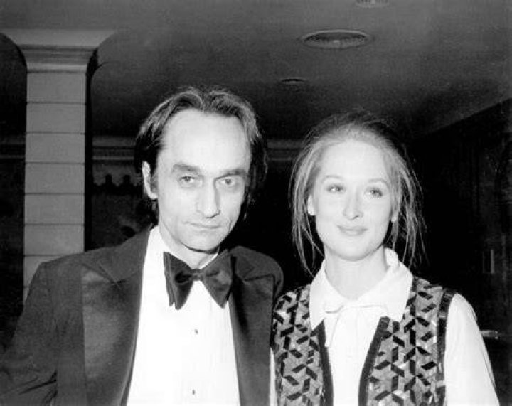 John Cazale and Meryl Streep behind Al Pacino at the 75th Birthday Party for Lee Strasberg on November 29, 1976 | Source: Getty Images