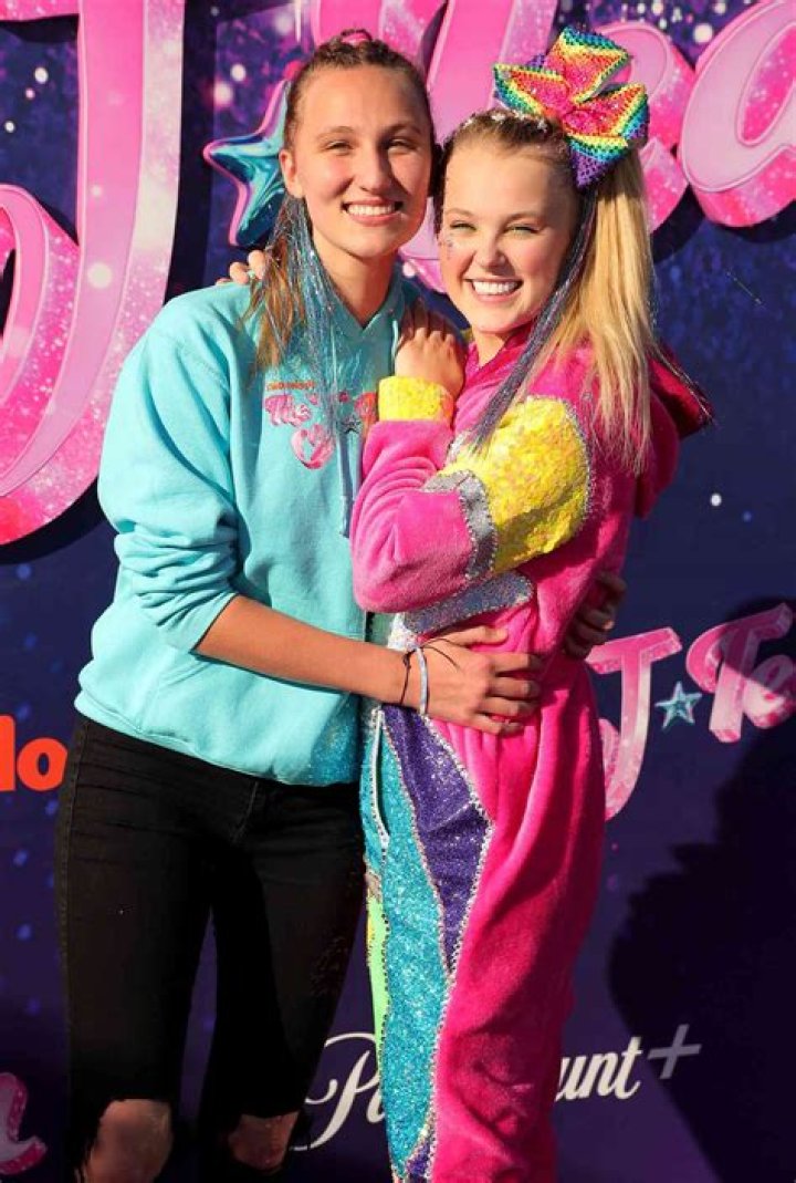 JoJo Siwa and Kylie Prew have split up
