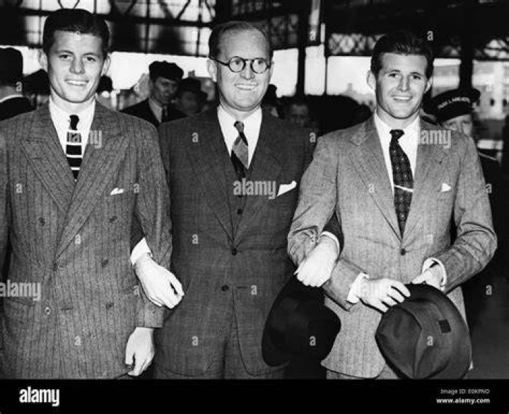Joseph P. Kennedy with his daughter Rosemary Kennedy in London. | Photo: Getty Images