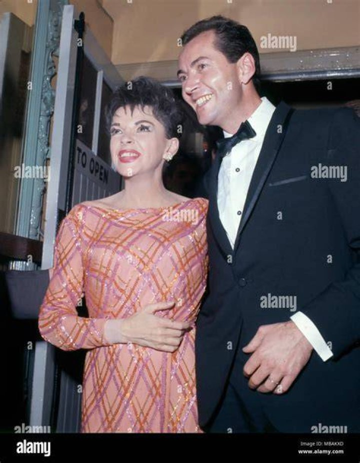 Judy Garland and Mark Herron on July 23, 1964 in London, UK | Source: Getty Images