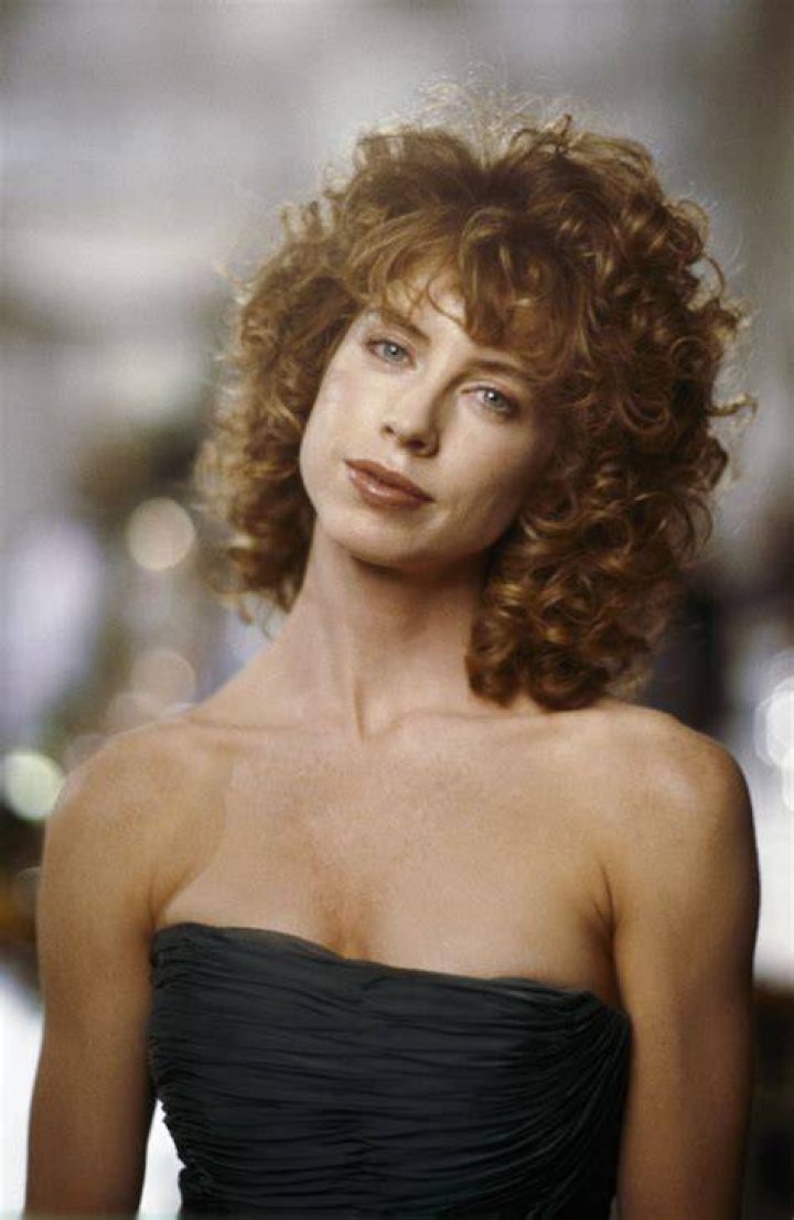 Julianne Phillips playing Francesca Reed Margolis on episode 2 of “Sisters.” | Source: Getty Images