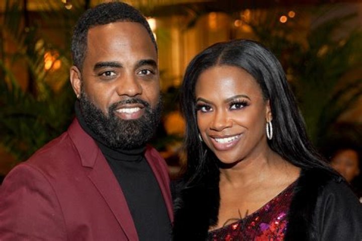 Kandi Burruss and husband Todd Tucker pose in a Majic 107.5 event in Atlanta in September 2019. | Photo: Getty Images
