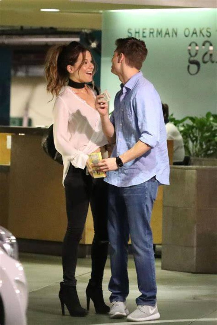 Kate Beckinsale and 21YearOld Boyfriend Matt Rife in Los Angeles 06/25/2017 &bull; CelebMafia