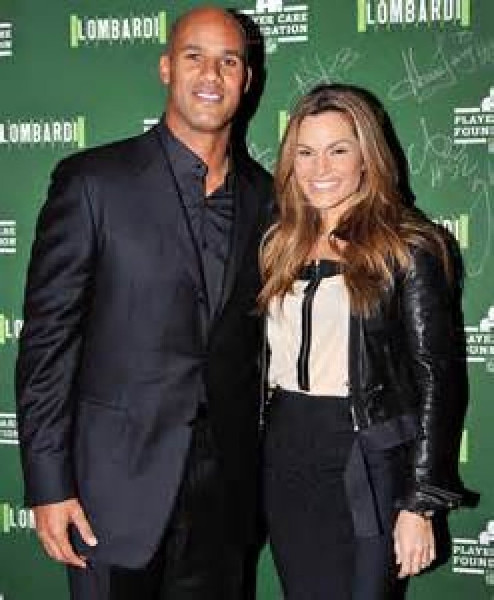 Katina Taylor, ExWife Of Former Dolphins Star Jason And Zach Thomas' Sister, Is Making A Run At