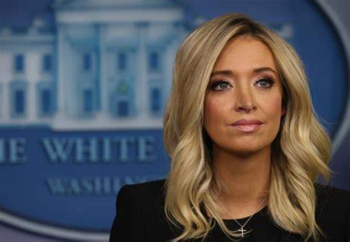 Kayleigh McEnany, national press secretary for the Donald Trump 2020 presidential campaign, speaks at a "Keep America Great" campaign rally on January 9, 2020 | Photo: Getty Images