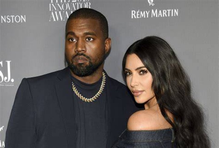 Kim Kardashian and Kanye West with children are seen leaving their hotel on August 29, 2016. | Photo: Getty Images