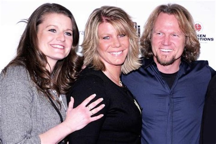 Kody Brown, Robyn Brown, Meri Brown, and Janelle Brown pose in front of Coyote Pass for 'Sister Wives' Season 17 promo on TLC.