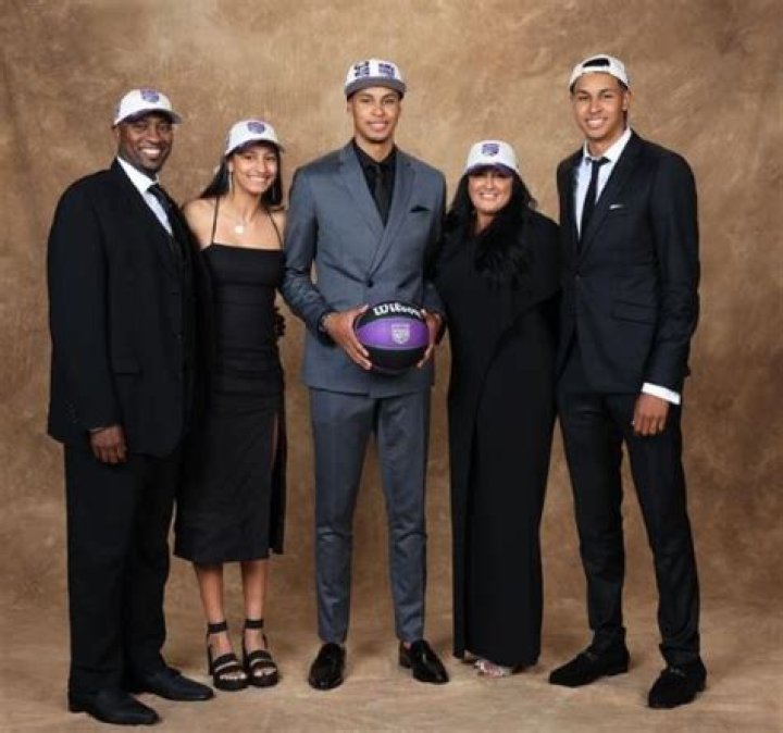 Kris Murray with his family