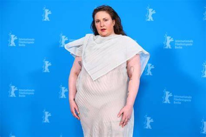Lena Dunham Debuts PlusSized Clothing Line The New York Times