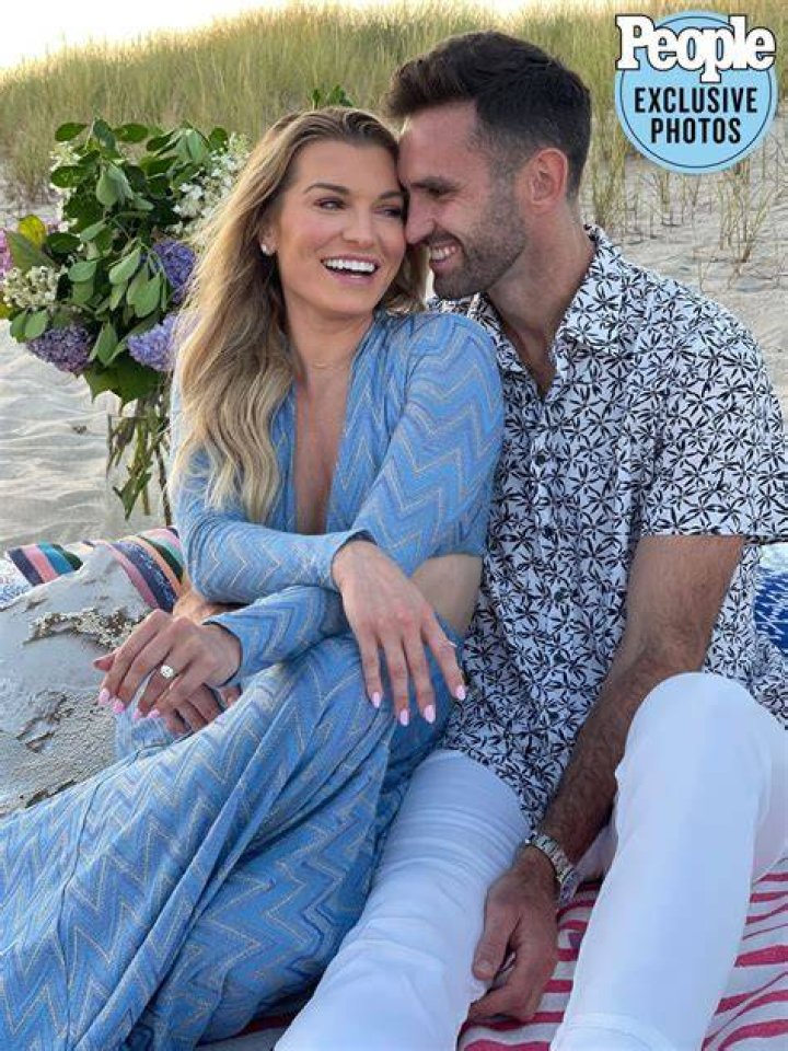 Lindsay Hubbard and Carl Radke Spotted at Winter House Premiere Two Months after Split, as Sources Claims The Exes Were “Openly Avoiding Each Other”