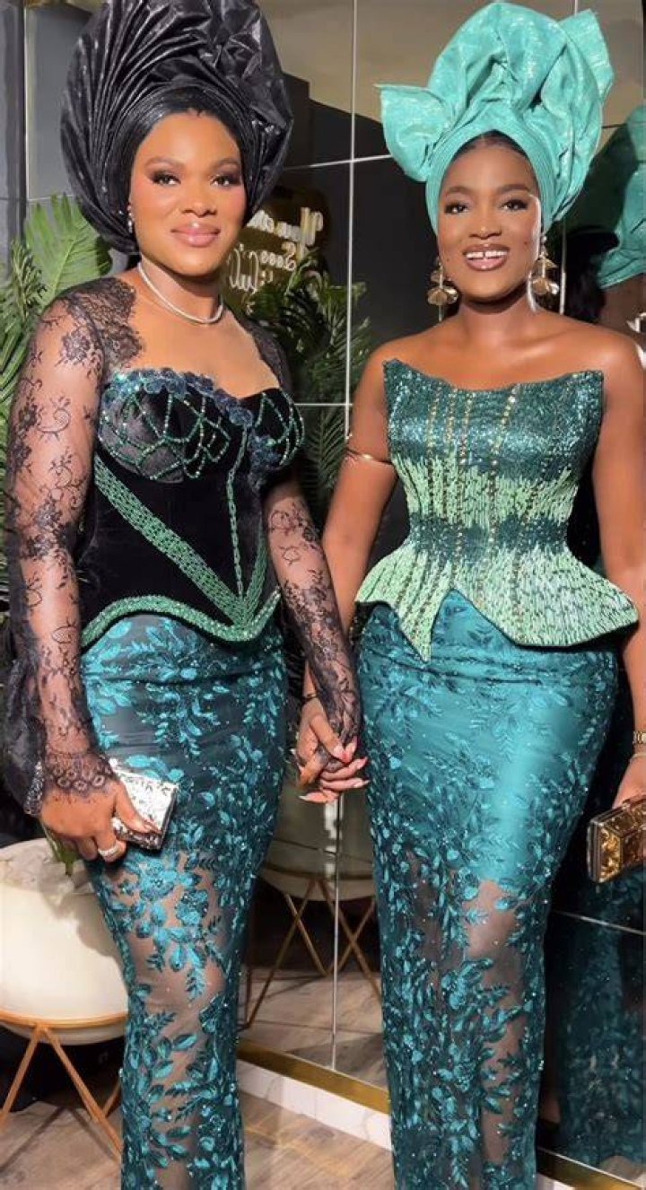 Lovely Lace Blouse & Wrapper Styles 2019 African clothing styles, African lace styles, African
