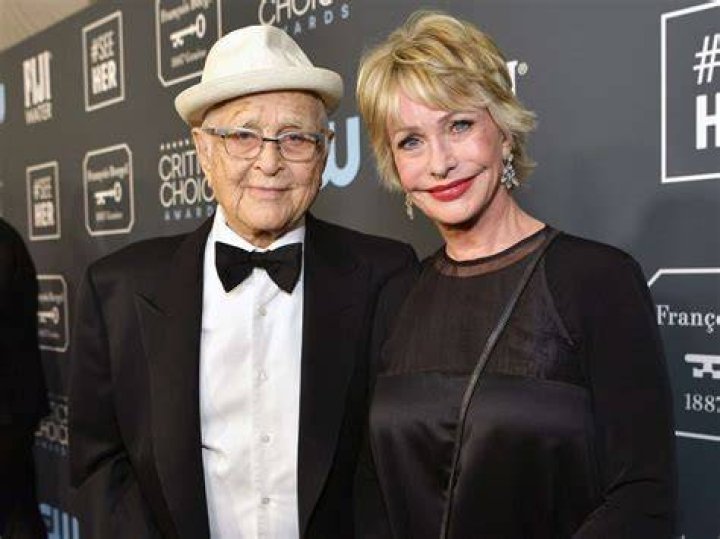 Lyn and Norman Lear at the 32nd Annual IDA Documentary Awards in 2016 in Hollywood | Source: getty Images